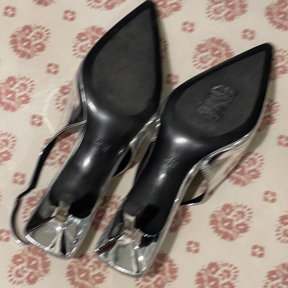Silver slingback kitten heels - Picture 3 of 10